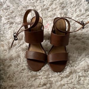 BROWN HEELS